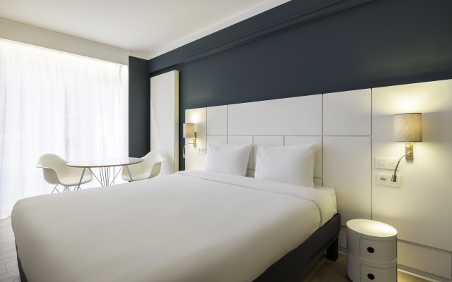 Louise Hotel