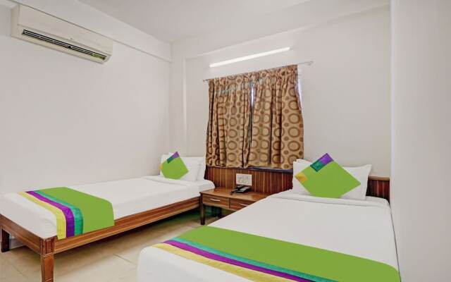 OYO 7669 The Trinitywood Hotel