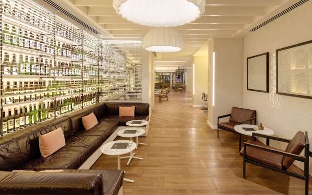 H10 Universitat Hotel