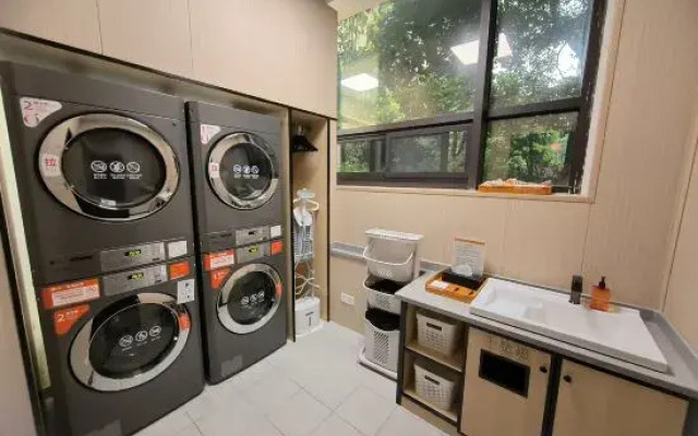 Orange Changsha Yanghu New City Metro Station Hotel