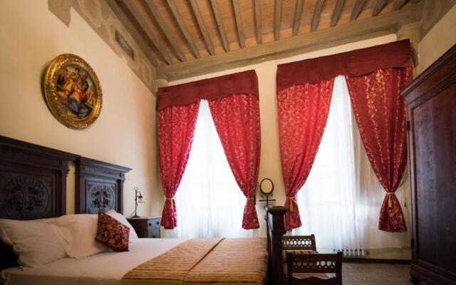 All'ombra della Torre