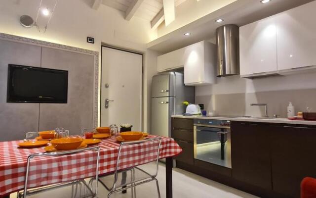 Residence Sirene alloggio Stefania vista lago e piscina