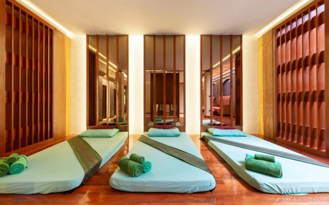 Khaolak Bay Front Resort