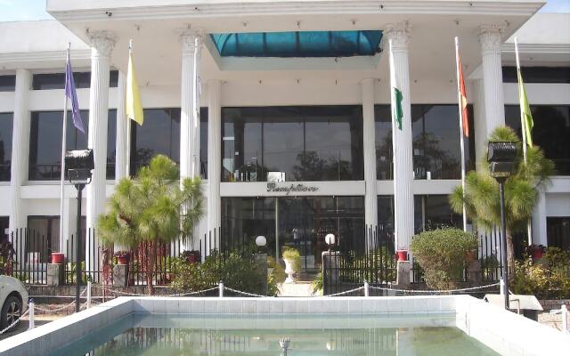 Dreamland Hotel