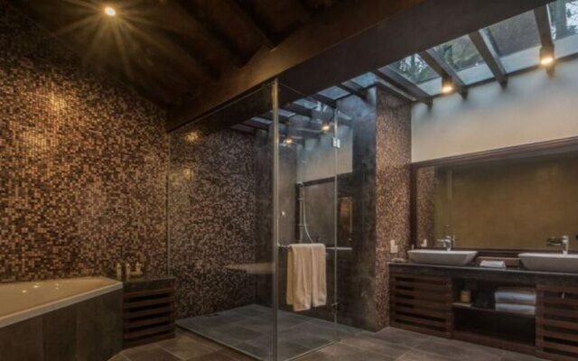 Residence by Uga Escapes
