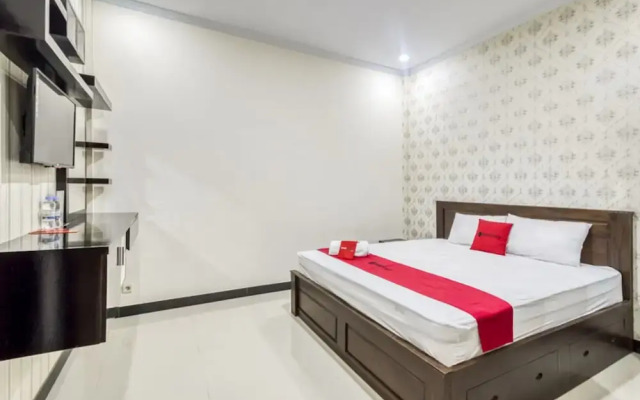 RedDoorz Syariah near Bandara Adisucipto Yogyakarta