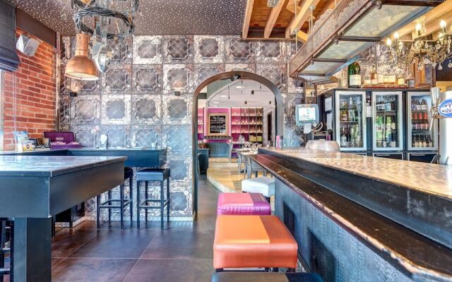 RAVEL Hotel Cyrano