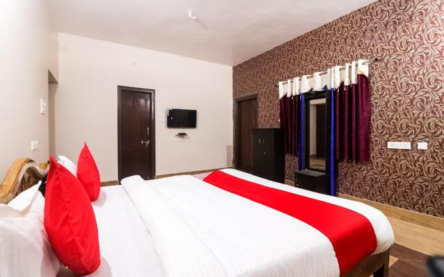 Purple Villa by OYO Rooms