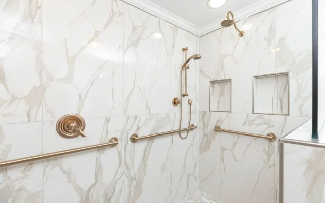 Phoenix Ix 508 3 Bedroom Condo