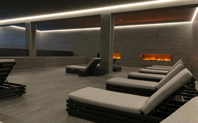 LOEV - VELA Hotel
