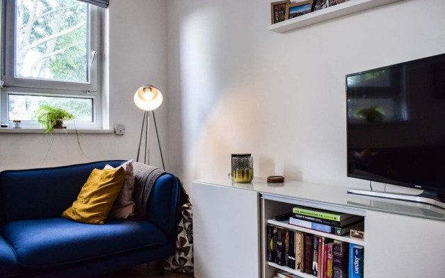 Stylish 3 Bedroom Home With Roof Terrace