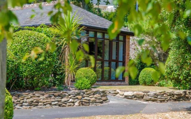 Luxury Summerhouse Annexe in lush gardens in Fowey