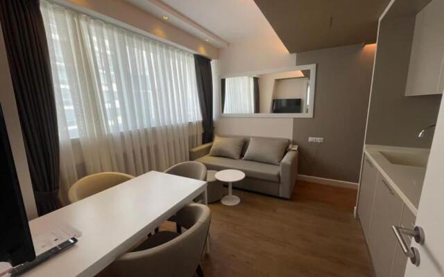 Leo Group BEST LUXURY SUITE 2537 Alliance Palace