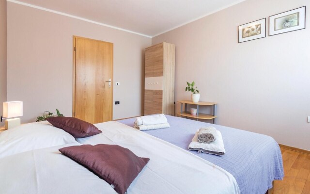Beautiful Home in Pula With Wifi and 4 Bedrooms