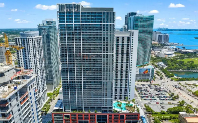 Luxury PH 51st Floor City Views