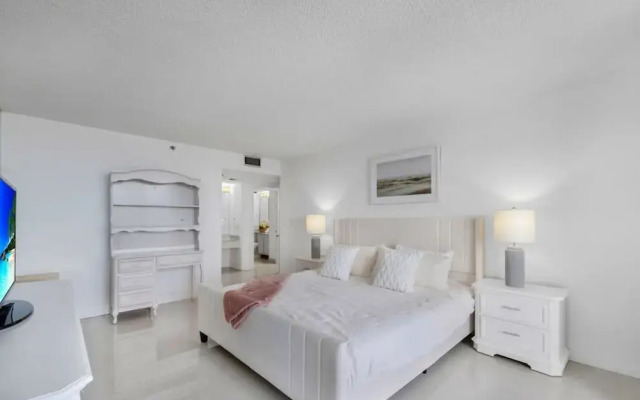 The Grand Wonder Biscayne