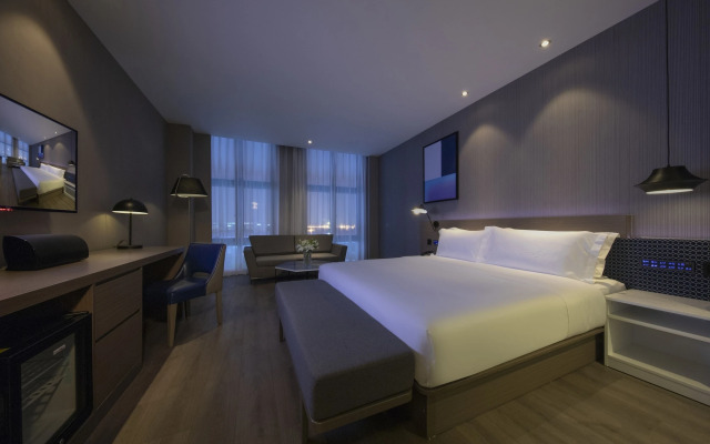 Orange Hotel Select