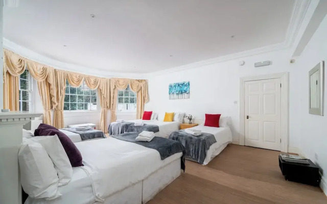 Boujee 2bed by Excel Exhibition Centre With Free Parking
