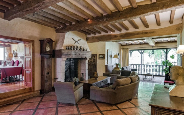 Ritzy Mansion in Sourzac With Tennis Court, Pool & Gym