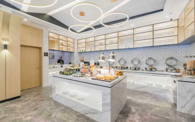 Atour Hotel Nanjing Maqun