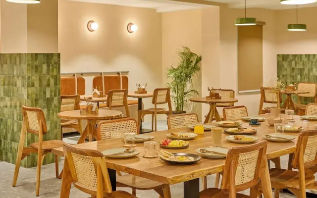 Minimalist - The Varanasi Edit