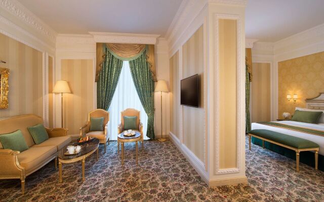 Royal Rose Abu Dhabi, a Curio by Hilton Affiliated Hotel