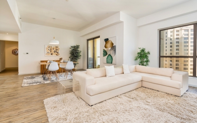 Stunning & spacious sea view Apt. in Jumeirah Beach
