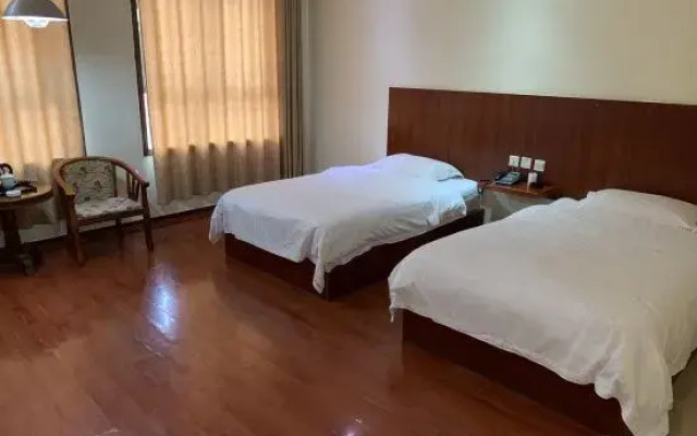 Cenxi Hotel
