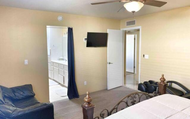 Ultimate Backyard-Pool/Spa. Slide. Lakeview. Ball