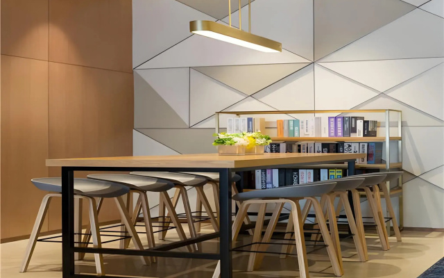 Borrman Hotel(Shanghai Hongqiao Railway Station National Exhibition Center Shop)