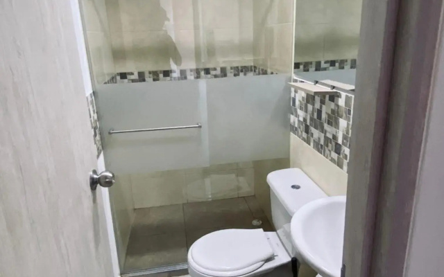 Apartamento NUEVO en el Eje Cafetero-Aire acondicionado, piscinas, BBQ