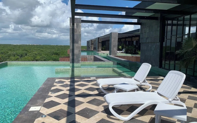 Unique Rooftop Sea View Walking to Beach The Best