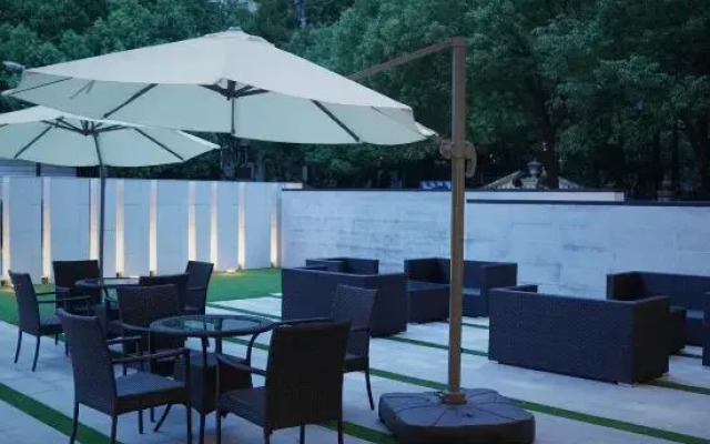 Ibis Styles Hotel (Shanghai Hongqiao Gubei)