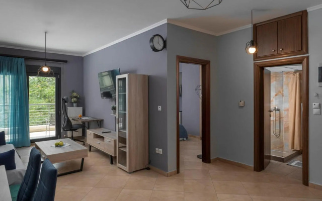 Kosmos Service Apartment City Center 2 With Parking