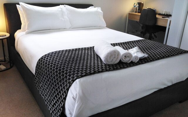 Lakeside Retreat & Business