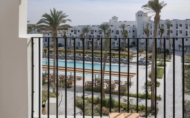 Serry Beach Resort