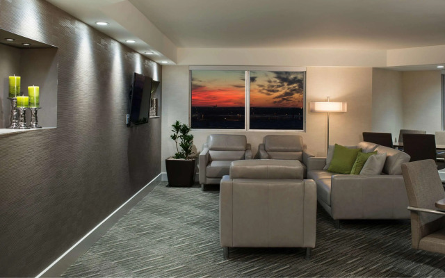 Hilton Winnipeg Airport Suites