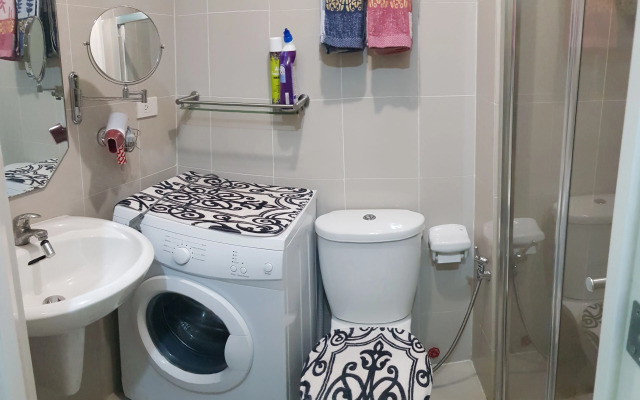 Elegant Studio @ Grass Residences 1-5 persons only, Quezon City