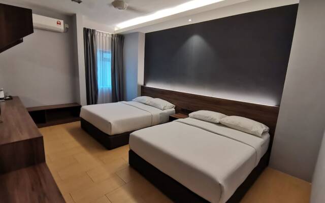 OYO 89443 Lumut Hotel