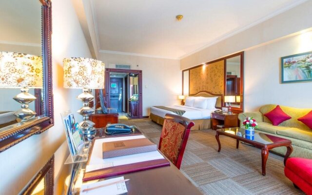 Sunlake Waterfront Resort and Convention