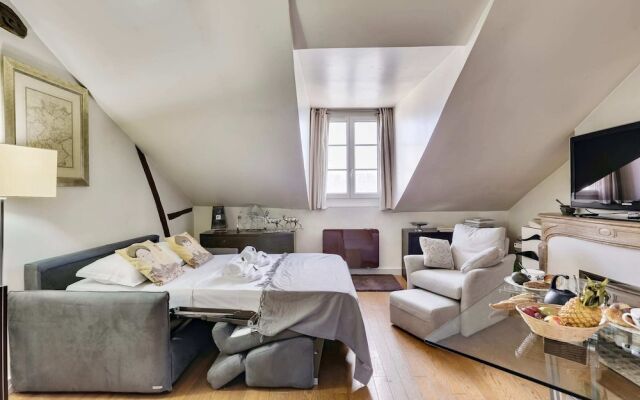 Duplex Apartment Marais
