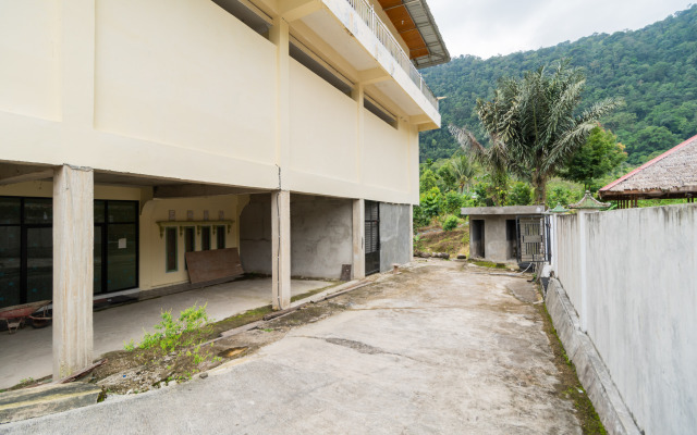 RedDoorz Syariah Near Hot Water Boom Solok Selatan