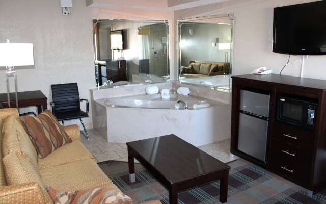 Days Inn & Suites by Wyndham Springfield on I-44