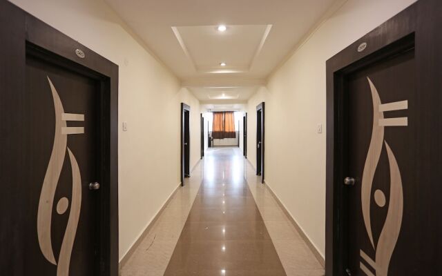 OYO 10188 Hotel DS Grand Inn
