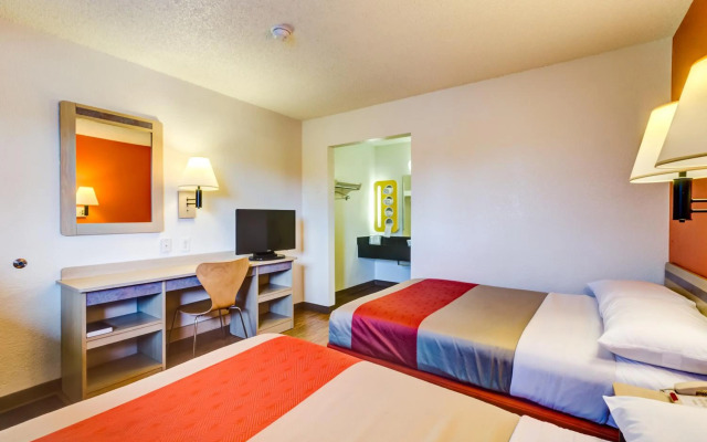 Motel 6 Wheat Ridge, CO - West - Denver North