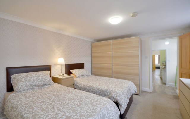 Brightwater Ground Floor Apartment up to 6 Guests
