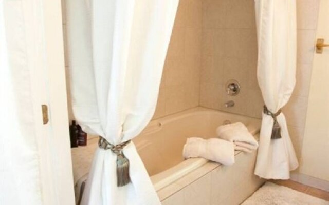 Mill Creek Manor B & B