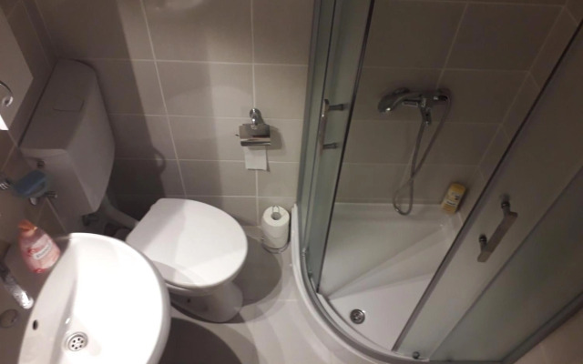 Studio Apartman Ld U Strogom Centru