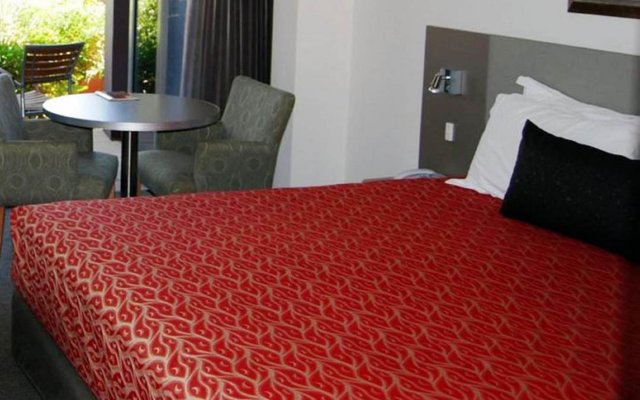 Stay at Alice Springs Hotel