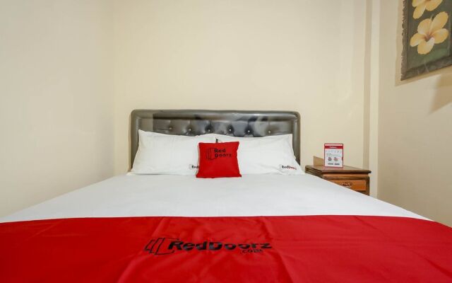 RedDoorz near DBL Arena